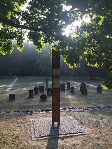 Mahn und Gedenkstätte NeubrandenburgFünfeichen Zeitlupe