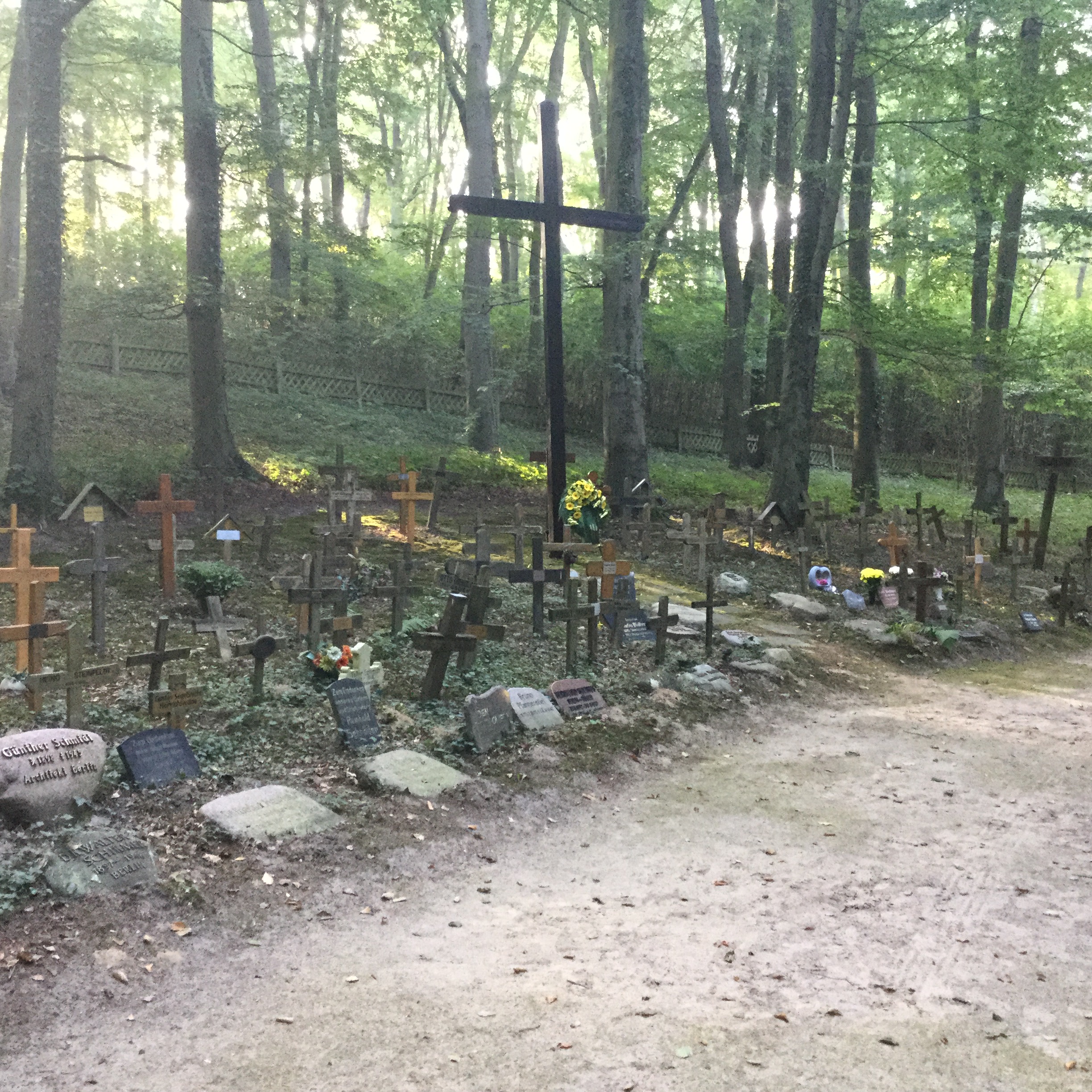 Mahn und Gedenkstätte NeubrandenburgFünfeichen Zeitlupe