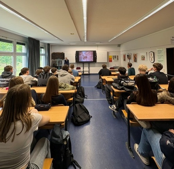Vortrag von Bernhard Gelderblom an der Fleesenseeschule Malchow
