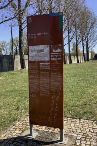 Mahn und Gedenkstätte NeubrandenburgFünfeichen Zeitlupe